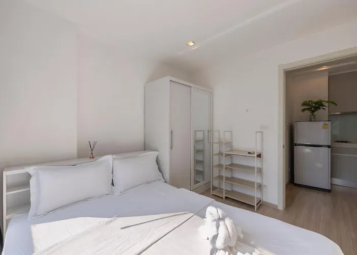 Luxury Onnutbtse9 40sqmt Netflix & Bts& Pool & Gym Yl شقة