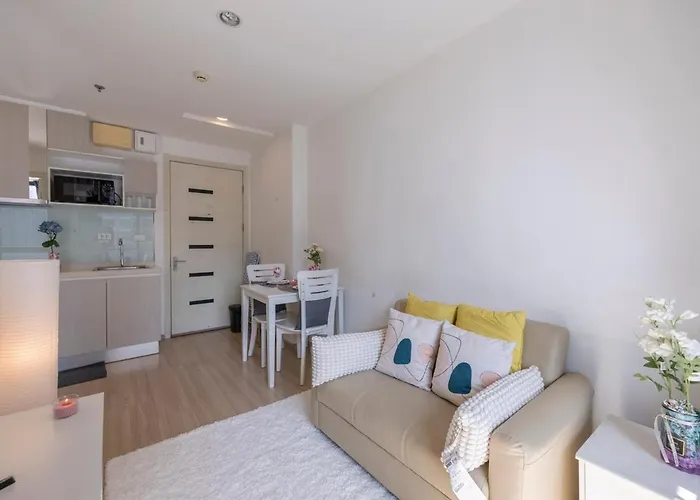 Luxury Onnutbtse9 40sqmt Netflix & Bts& Pool & Gym Yl شقة