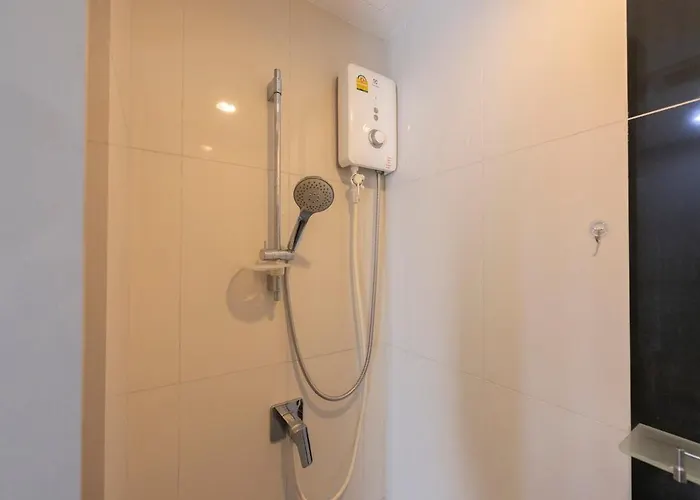 شقة Luxury Onnutbtse9 40sqmt Netflix & Bts& Pool & Gym Yl بانكوك