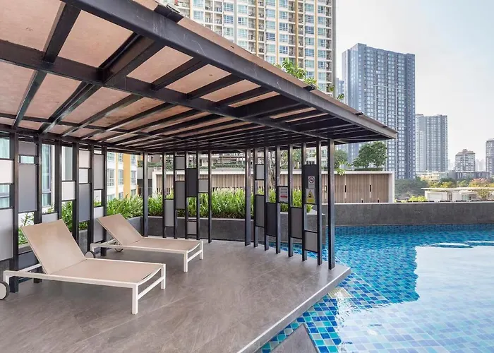 Luxury Onnutbtse9 40sqmt Netflix & Bts& Pool & Gym Yl شقة *